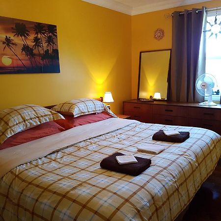 Gite Le Tresor Cache Bed & Breakfast Chelsea Exterior photo